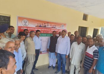 पावटा साहिब :  बांएकुआं पटवार सर्कल को बंद करने के विरोध मे सरकार के  खिलाफ हस्ताक्षर अभियान चलाया