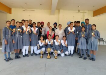 पांवटा साहिब : बास्केटबॉल के क्षितिज पर चमकीं गुरु नानक मिशन पब्लिक स्कूल की  गर्ल्स