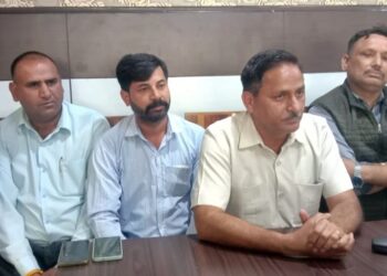 भाजपा नेता बलदेव तोमर और डॉ. राजीव बिंदल  विस चुनाव में अपनी हार से सबक ले हाटी आरक्षण बिल को लेकर गुर्जर समाज की चेतावनी