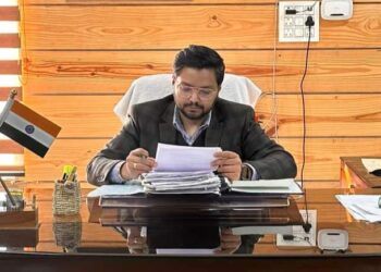 पांवटा साहिब : पटाखों की बिक्री के लिए अस्थायी लाईसैंस प्राप्त करें विक्रेता- गुंजीत चीमा