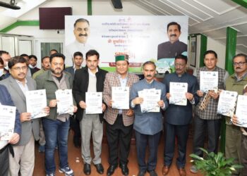 मुख्यमंत्री ने 680 करोड़ रुपये की स्टार्ट-अप योजना के प्रथम चरण में   ई-टैक्सी योजना का किया शुभारंभ   प्रथम चरण में जारी किए जाएंगे 500 ई-टैक्सी परमिट