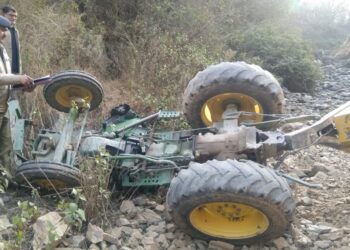 शिलाई में ट्रैक्टर दुर्घटनाग्रस्त दो युवकों की मौत