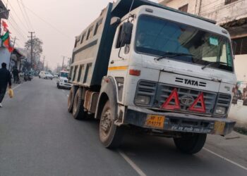 पांवटा साहिब : रामपुरघाट,राजबन , बहराल व यमुनाघाट बैरीयर पर सेटिंग से निकल रहे ओवरलोड टिप्पर