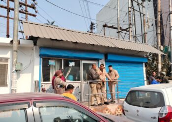 पावटा साहिब : ट्रैफिक इंचार्ज और युवक के बीच हाथापाई , मौके पर परिजनों ने दिया धरना