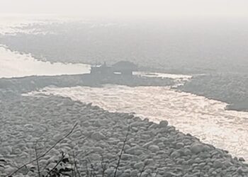 पांवटा साहिब : अवैध खनन करने के लिए यमुना नदी की बहती धाराओं को  दिया मोड़ , पाइप डाल कानून की उडाई धाज्जिया