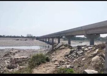 पावटा साहिब : 25 पंचायतों को को लाभ देने और 60 करोड़ की लागत से बना पुल खनन माफियाओं की भेंट चढ़ने को तैयार