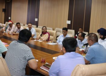 उपायुक्त की अध्यक्षता में आयोजित हुई कृषक उत्पादक संगठनों की बैठक