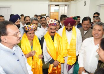 शपथ ग्रहण समारोह में मुख्यमंत्री ने नवनिर्वाचित विधायकों को शुभकामनाएं दीं