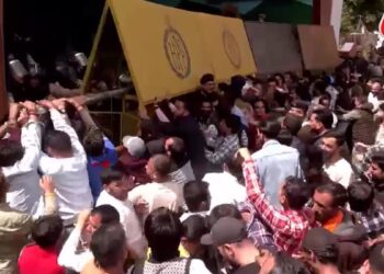 शिमला में मस्जिद के खिलाफ हिंदू संगठनों का  प्रोटेस्ट, बैरिकेडिंग तोड़ी, पुलिस ने किया लाठीचार्ज