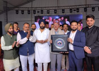 पांवटा साहिब : हर्षवर्धन चौहान ने राज्य स्तरीय यमुना शरद महोत्सव की तीसरी संध्या का किया विधिवत शुभारंभ