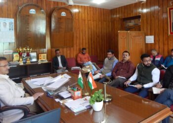 उपायुक्त ने एनएच 707 को चौड़ा करने के दौरान हुए नुकसान को शीध्र ठीक करने के दिए निर्देश