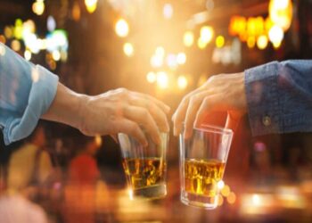 शादियों में बिना लाइसेंस शराब पिलाना अवैध , होगा मैरिज पैलेज सील