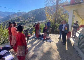 उपायुक्त ने माध्यमिक पाठशाला कुफर का औचक निरीक्षण किया  ,महीपुर में विशेष राहत पैकेज से बनाए जा रहे मकान के निर्माण कार्य का लिया जायजा