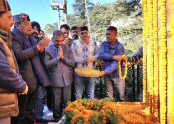 मुख्यमंत्री ने डॉ. बी.आर. अम्बेडकर की पुण्यतिथि पर श्रद्धांजलि अर्पित की