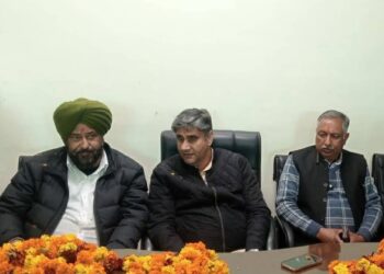 पांवटा साहिब पहुंचे कांग्रेस आब्जर्वर,कार्यकर्ता बोले कांग्रेस से बीजेपी और उद्योगपतियो के दलालों को करें बाहर