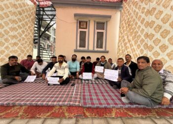 अनिश्चितकाल हड़ताल पर गए पटवारी-कानूनगो,पांवटा साहिब  में स्टेट कैडर की अधिसूचना के खिलाफ