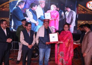 पांवटा साहिब : सांस्कृतिक संध्या में एसपी एनएस नेगी ने की शिरकत, हजारों की संख्या में पहुंचे लोग हिमाचली गानों में जमकर झूमे