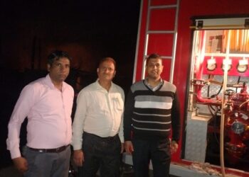 पांवटा साहिब : गुज्जर बस्ती में आग से दस छप्पर राख , फायर फाइटर ने आग पर पाया काबू