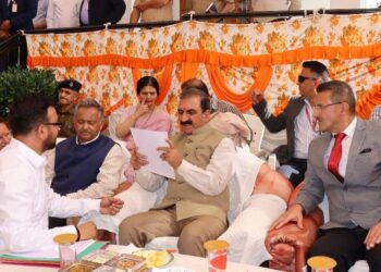 मुख्यमंत्री ने जिला सिरमौर के गांव दाड़ो देवरिया में सुनी जनसमस्याएं