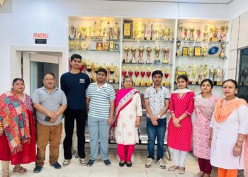 पांवटा साहिब : दून वैली स्कूल के तीन छात्रों की जेईई मेन्स परीक्षा में सफलता पर स्कूल प्रबंधन ने दी बधाई