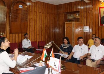 उपायुक्त की अध्यक्षता में हुई जिला सड़क सुरक्षा समिति की बैठक   दुर्धटनाओं की रोकथाम के लिए रात्री समय में नाके व गश्त बढाने के दिए  निर्देश