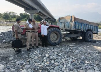 पांवटा साहिब: खनन माफिया के खिलाफ माइनिंग विभाग ने करवाई FIR दर्ज, ट्रैक्टर जप्त एक गिरफ्तार