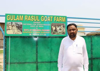 प्रदेश सरकार की योजनाओं का लाभ लेकर गुलाम रसूल की आर्थिकी हुई सुदृढ़। मछली तथा बकरी पालन कर किया स्वरोजगार आरंभ, दिया 7 लोगों को रोजगार