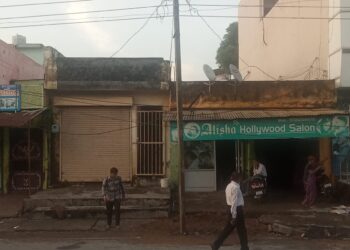 पांवटा साहिब : खबर का असर 24 घंटे के भीतर बदला टूटा बिजली का खंभा , नींद से जागा कुंभकर्णी नीद सोया बिजली विभाग