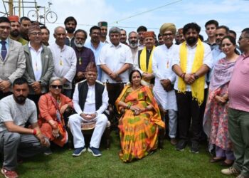 राज्यपाल ने ‘मिस्टिक विलेज’ का दौरा किया पुखरी की प्राकृतिक खूबसूरती व समृद्ध संस्कृति को सराहा