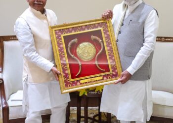 राज्यपाल ने प्रधानमंत्री को आपदा से प्रदेश को हुए नुकसान और नशा मुक्त हिमाचल अभियान की जानकारी दी