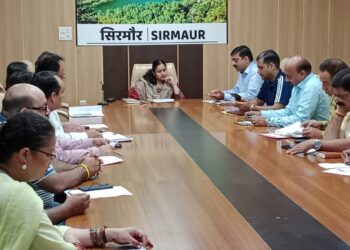 उपायुक्त की अध्यक्षता में जिला खाद्य सुरक्षा समिति की बैठक हुई आयोजित, फूड सैंपलिंग तेज करने के दिए निर्देश