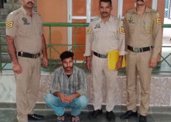 पांवटा साहिब  : 74 ग्राम अफीम सहित नशा तस्कर गिरफ्तार  , आरोपी का चाचा नशे के खिलाफ कर रहा था प्रेस कांफ्रेंस