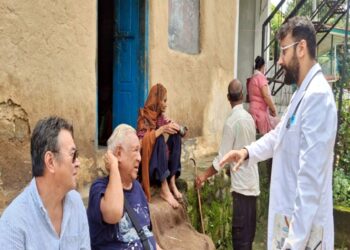 Mandi: पत्नी 2 साल से बिस्तर पर…बेटी भी मानसिक रूप से परेशान, नारायण सिंह पर टूटा दुखाें का पहाड़