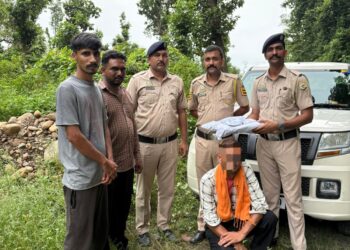 सिरमौर पुलिस का  नशा तस्करों पर एक्शन , अवैध शराब और कैप्सूल बरामद