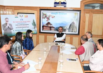 मुख्यमंत्री ने भूटान सरकार को 5000 से अधिक चिलगोजा के पौधे भेंट किए