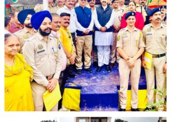 लोक निर्माण एवं शहरी विकास मंत्री ने नाहन चौगान में ध्वजारोहण कर, मार्च पास्ट की ली सलामी