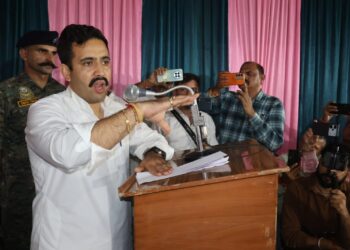 लोक निर्माण मंत्री विक्रमादित्य सिंह ने टौंरू सहित आंजभोज क्षेत्र का किया दौरा