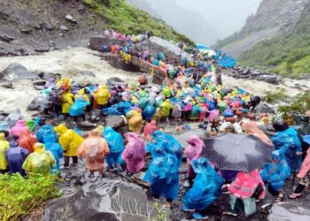 मणिमहेश यात्रा पूरी तरह से बंद, वापस भेजे जा रहे श्रद्धालु