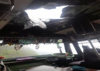 हिमाचल में जनजीवन अस्त-व्यस्त: कई सैकड़ों सड़कें बंद, चंबा में यात्रियों से भरी बस पर गिरे पत्थर…मची अफरा-तफरी