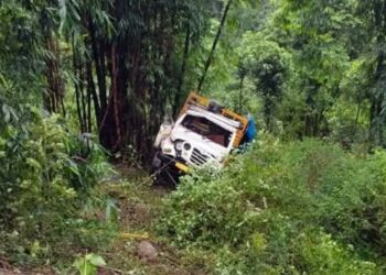 हिमाचल: श्रद्धालुओं से भरी पिकअप खाई में लुड़की, महिलाओं समेत 4 लोगों ने तोड़ा दम- 23 गंभीर