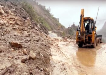 मंडी में जगह-जगह भूस्खलन से चंडीगढ़-मनाली हाईवे बंद, जानें कब खुलेगा रास्ता