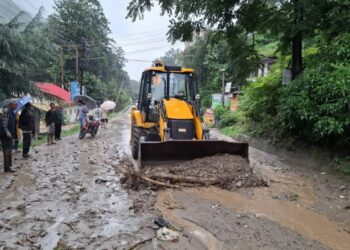 भारी बारिश से कुल्लू में तबाही, रशोल में फटा बादल, आज इन जगहों पर बंद रहेंगे स्कूल –