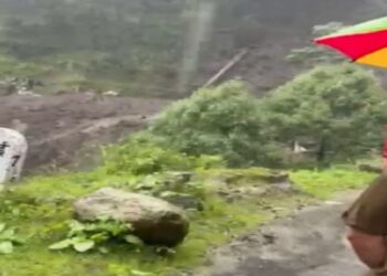 जनजीवन अस्त-व्यस्त: डलहौजी के तलाई में भारी बारिश, रेन शेल्टर और एक भवन बहा