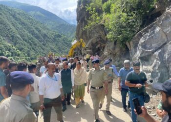 लगभग 6000 मणिमहेश यात्रियों को बसों व टैक्सियों के माध्यम से सुरक्षित निकाला गया