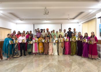 जिला सिरमौर के द स्कॉलर्स होम स्कूल में सिरमौर एजुकेशनल डेवलपमेंट सोसाइटी द्वारा शिक्षक दिवस पर 15 श्रेष्ठ शिक्षकों का सम्मान