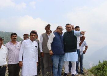 उपाध्यक्ष विनय कुमार ने रेणुका विधानसभा क्षेत्र के संगड़ाह उपमंडल में भारी बरसात से हुए नुकसान का लिया जायजा