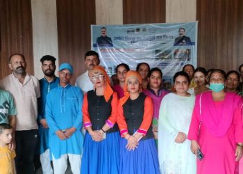 तिलोडधार के भजौड़ और चांदनी में कलाकारों ने दी योजनाओं की जानकारी