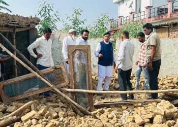 डा. बिन्दल ने मिश्रवाला पहुंच कर आपदा प्रभावित परिवार से की भेंट और 11 वर्षीय बालक के दुखद निधन पर जताया शोक