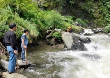 मंदिर जा रहे 2 लाेगाें काे बहा ले गया पानी का सैलाब, एक का शव बरामद…दूसरे की तलाश जारी