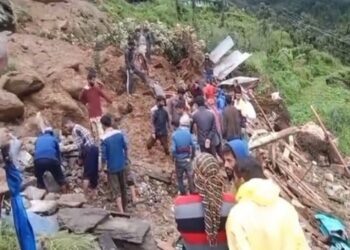 Sirmour: मकान के ऊपर पहाड़ी गिरने से महिला की मौ*त, कई जानवरों की भी हुई मौ*त